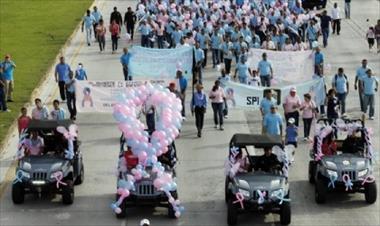 /vidasocial/masiva-participacion-en-caminata-de-la-cinta-rosa-y-celeste/16979.html